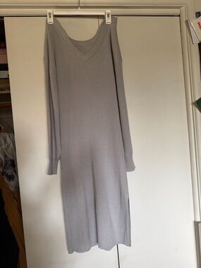 Women’s Light Gray Ribbed V-Neck Knit Dress